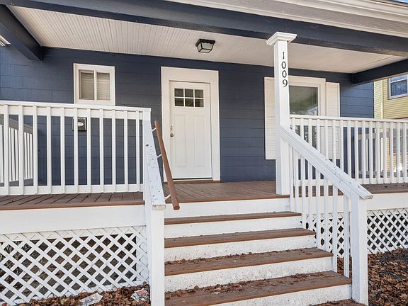 2nd image of 1009 Arlington Ct