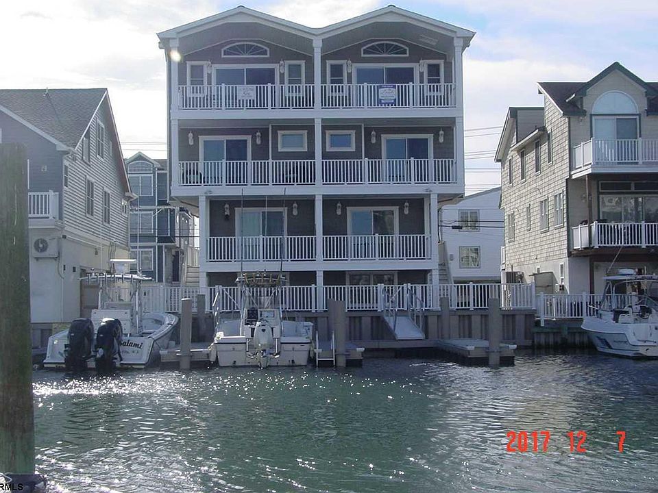 1st image of 333 W 44th Pl W #Sea