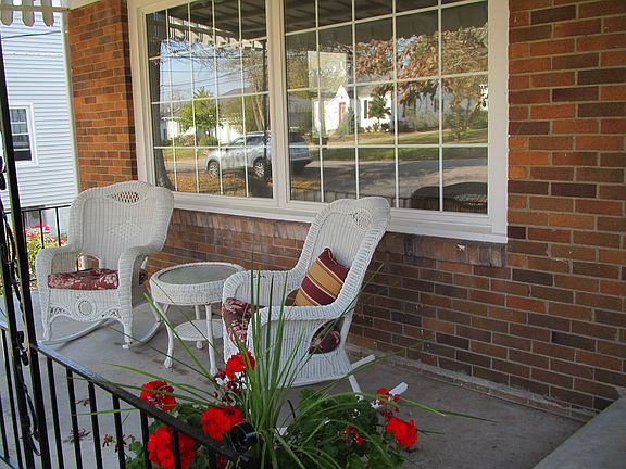 5th image of 842 Boyd Ave