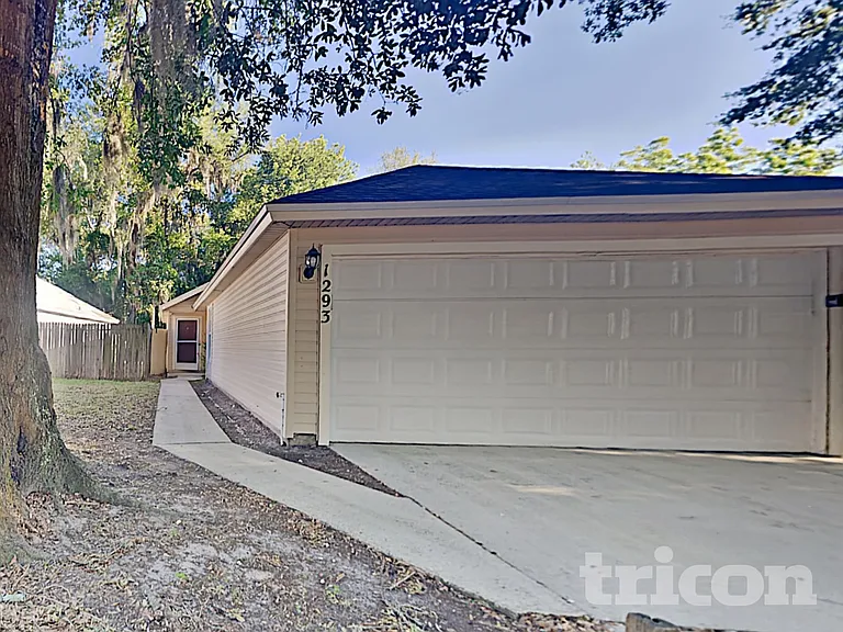1293 Munson Cove Dr — Photo 2