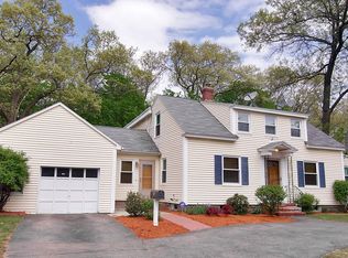 8 New Fletcher St, Chelmsford, MA 01824