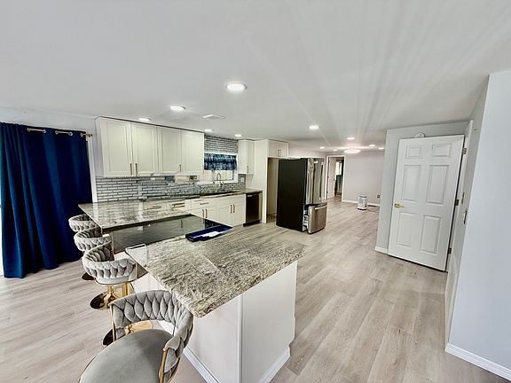5th image of 58 Windward Ct #58