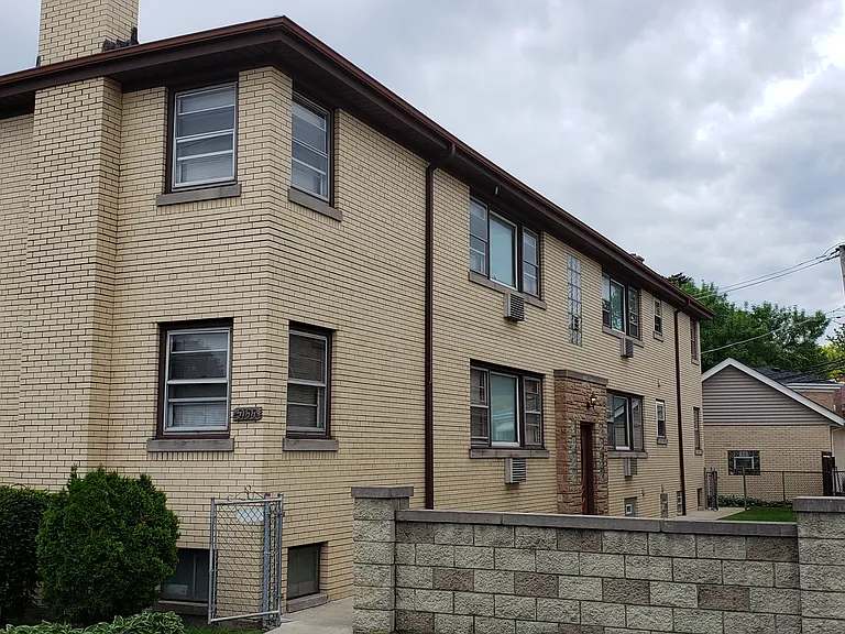 5166 N Elston Ave #2R — Photo 1
