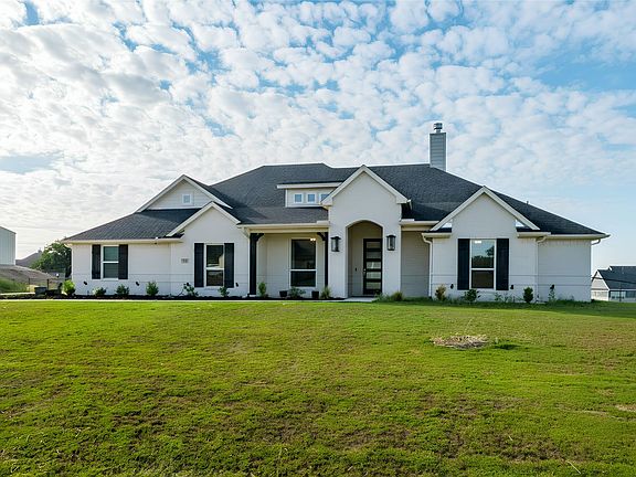 2nd image of 321 Monument Pl