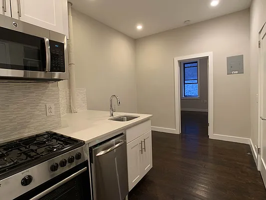 Rented by Tourma Realty LLC | media 33