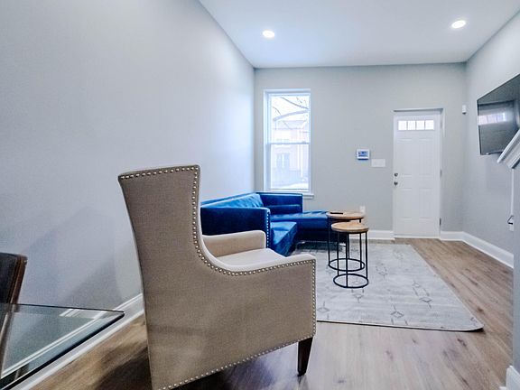 3rd image of 1624 Ashland Ave