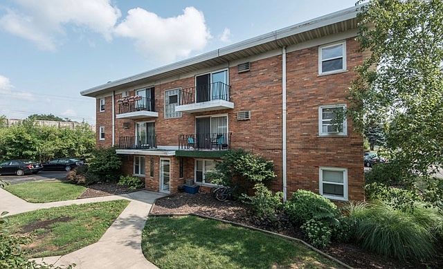 1st image of 10811 S Lloyd Dr APT 7