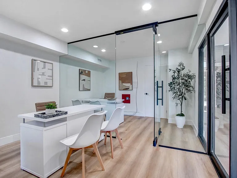 Zelzah Court — Photo 17