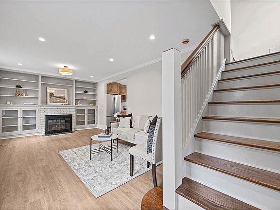 5th image of 36 Westmoreland Dr