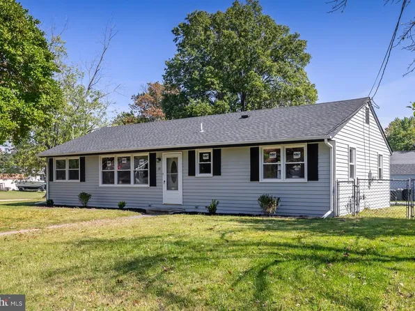 10 Narcissus Rd, Pennsville, NJ 08070