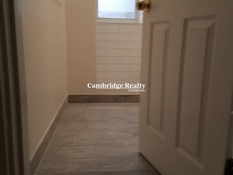 8 Farrington Ave #3T — Photo 19