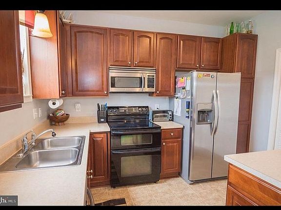 4th image of 635 Wye Oak Dr