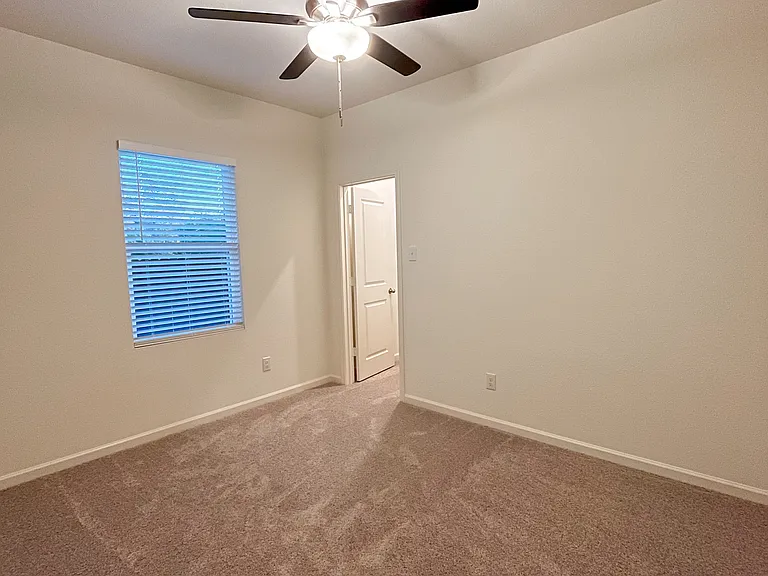 4407 Silverweed Ln — Photo 32
