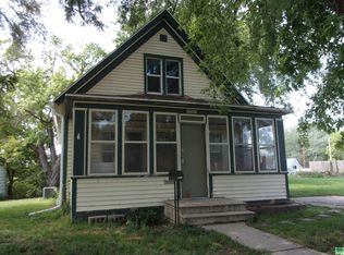 2003 Court St, Sioux City, IA 51104