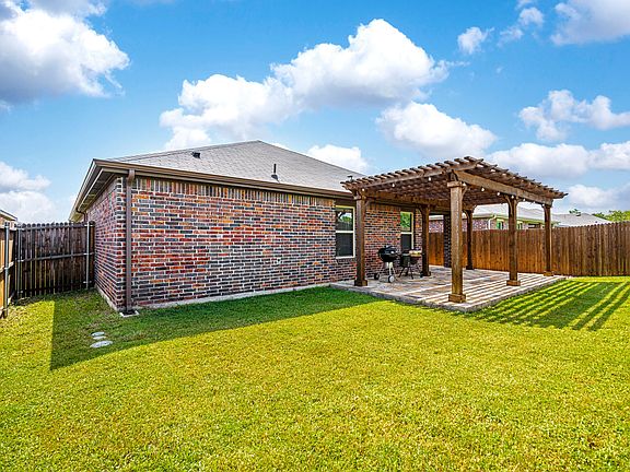 5th image of 109 Admiral Ln