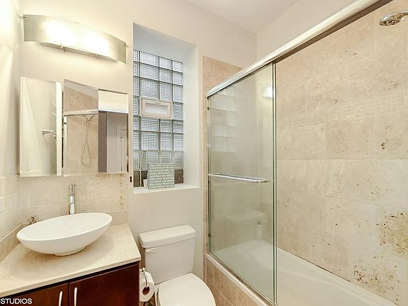 4th image of 1956 W Bradley Pl APT 1E