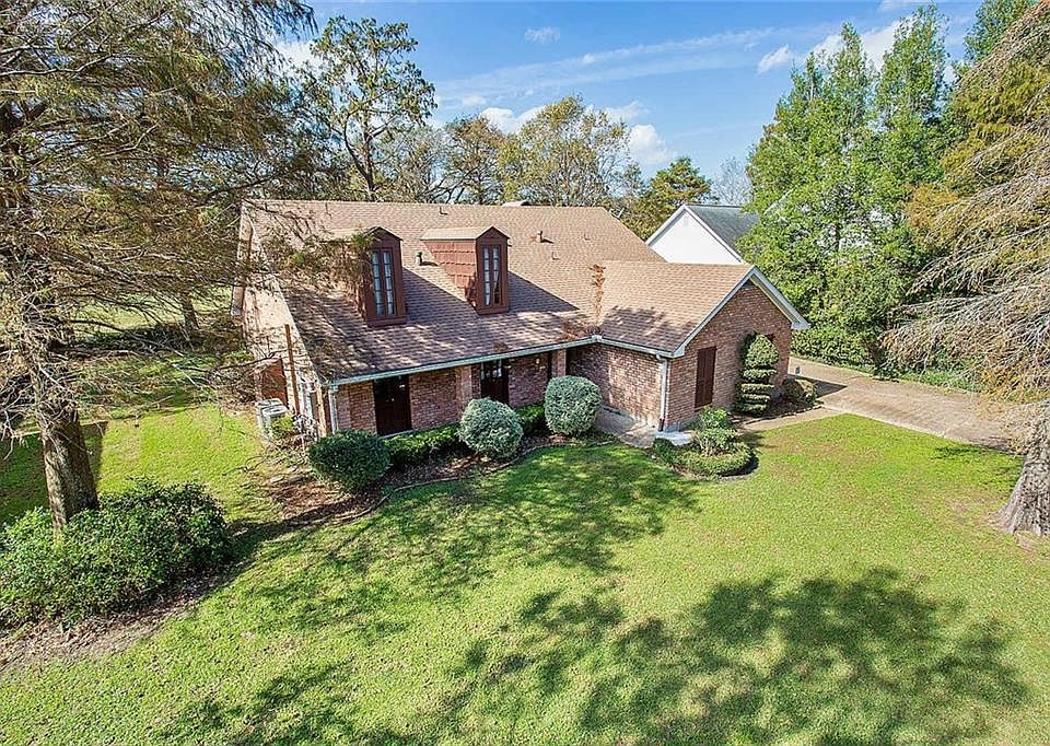 1st image of 448 Timberlane Dr