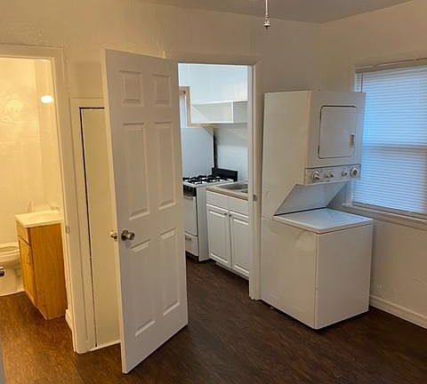 5th image of 318 1/2 S Benjamin St