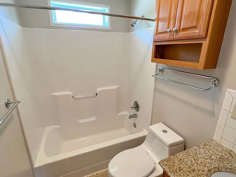681 Maple Ave — Photo 33