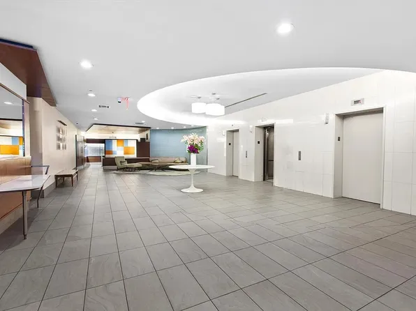 310 East 46th Street 18J image 21 of 21