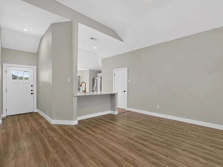 3604 Lily Ln — Photo 7