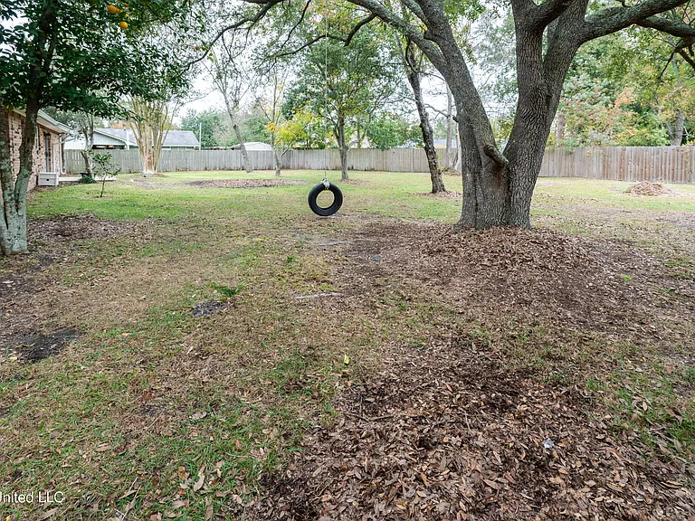 206 N Lang Ave — Photo 16