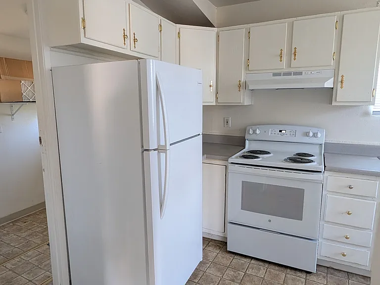 429 E Heroy Ave — Photo 8