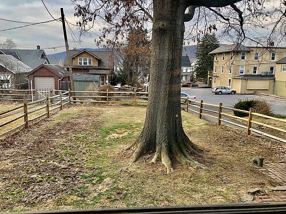 Fenced In Yard