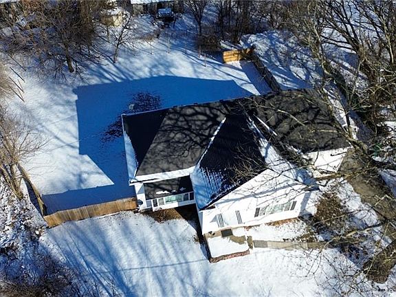 4th image of 903 Cook Rd