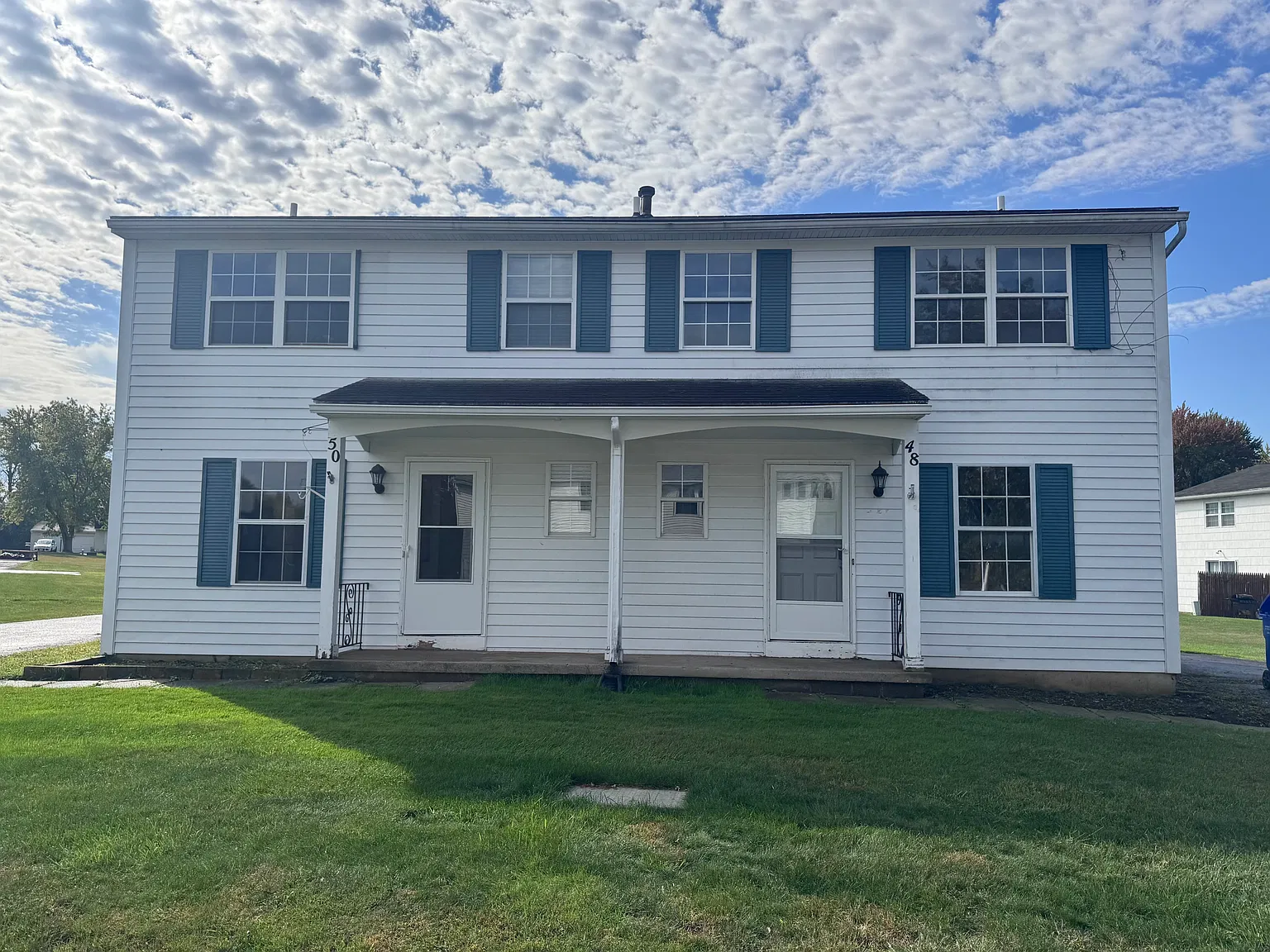 2 bed, 1.5 bath, 1300 sqft, $2,200 — Photo 1