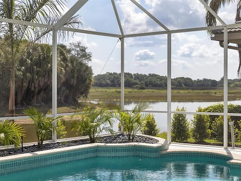 8501 Park Shore Ln — Photo 35