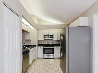 8210 Country Oaks Ct, Sarasota, FL 34243