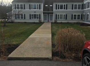 404 Springbrook Cir, Portsmouth, NH 03801