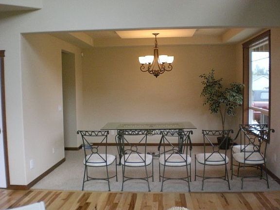 Dining room.