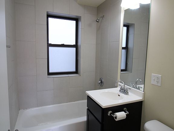 2nd image of 4747-49 N Troy St #2