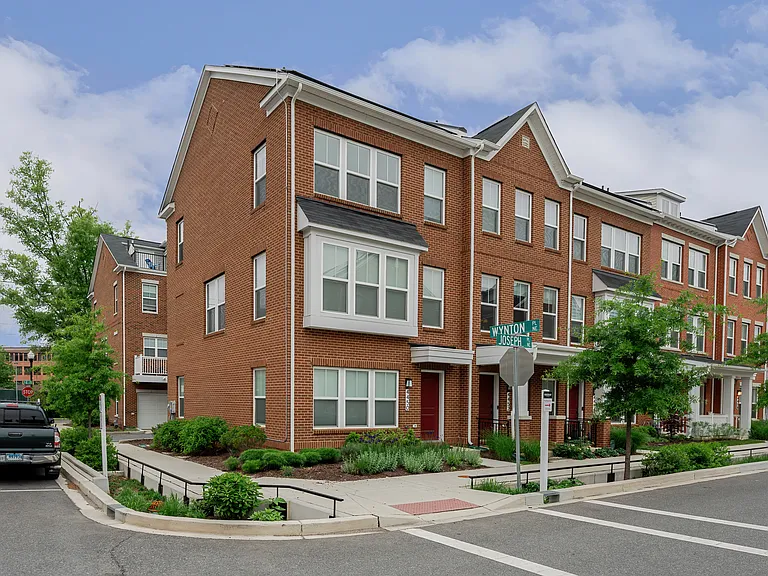 4450 Joseph Pl NE — Photo 34