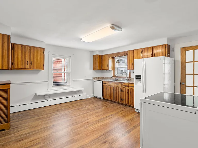 2 Wentzell Ave — Photo 1