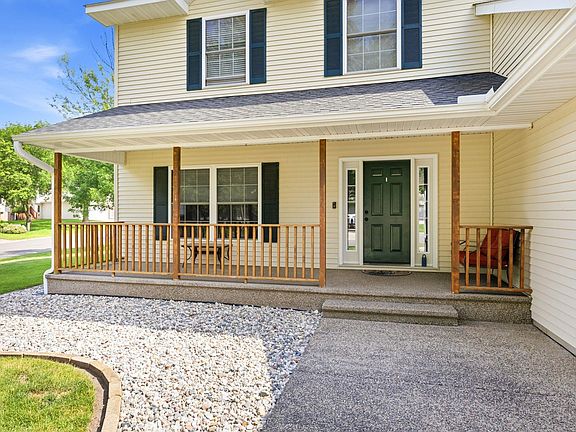 3rd image of 955 Park Dr