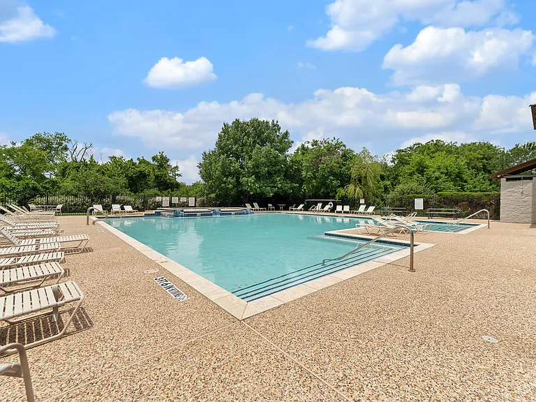 2616 Pine Trail Dr — Photo 23