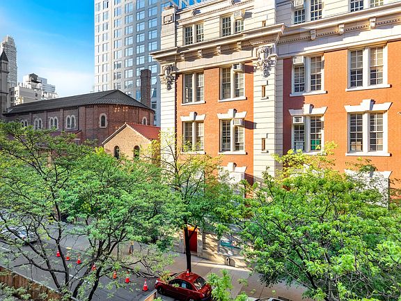 3rd image of 404 E 66th St APT 4G