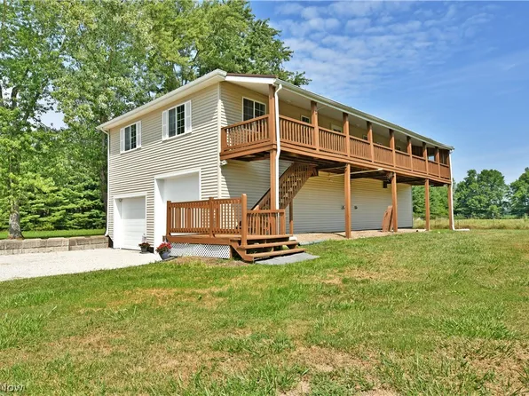 690 Greenville Rd, Bristolville, OH 44402