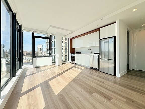 3rd image of 228 E 135th St #1223