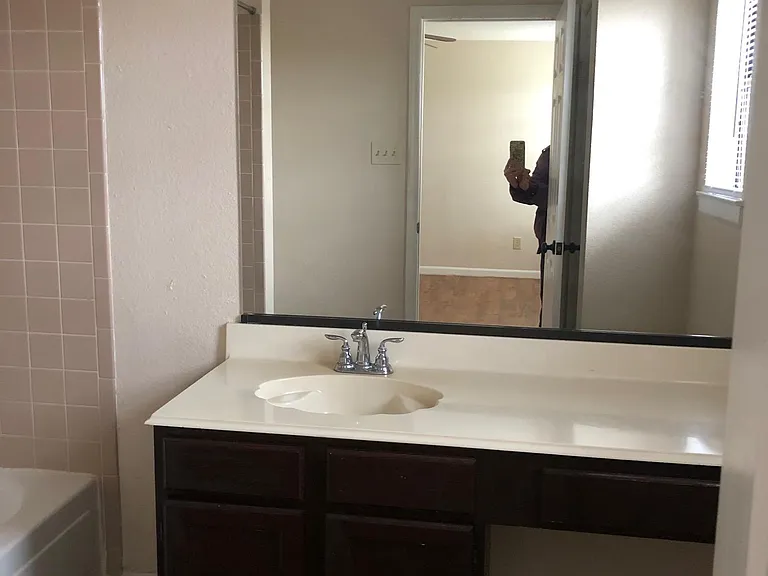 615 Valley Spring Dr — Photo 11