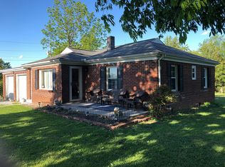 218 Ailey Rd, Dandridge, TN 37725