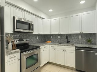 7300 NW 17th St APT 114, Fort Lauderdale, FL 33313