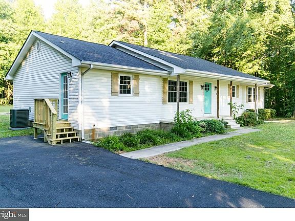 3rd image of 59 Mowely Ln