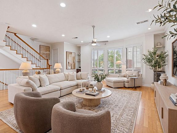 5th image of 501 Detering St