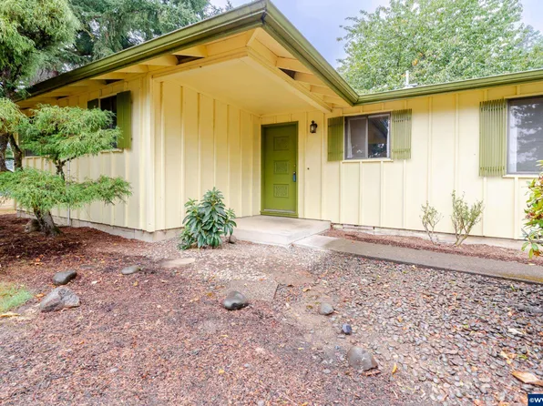 1710 NW Woodland Dr, Corvallis, OR 97330