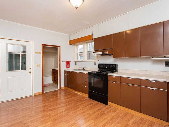 3rd image of 50 Saratoga Ave