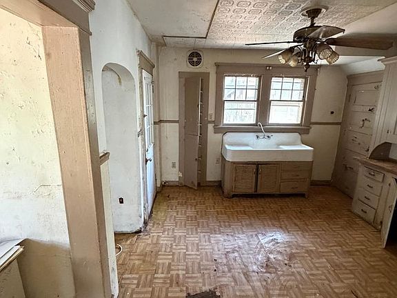 5th image of 217 W Philadelphia Ave